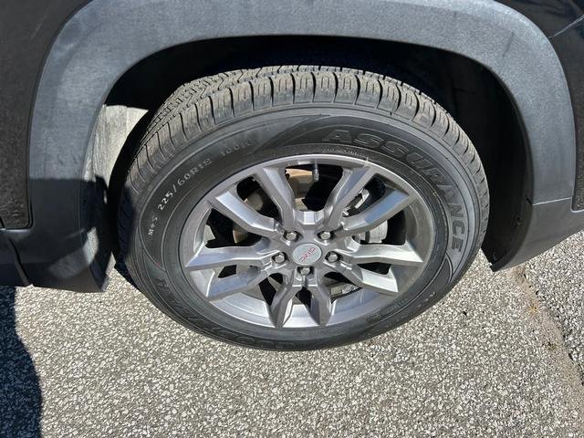 Used 2024 GMC Terrain SLT image 33