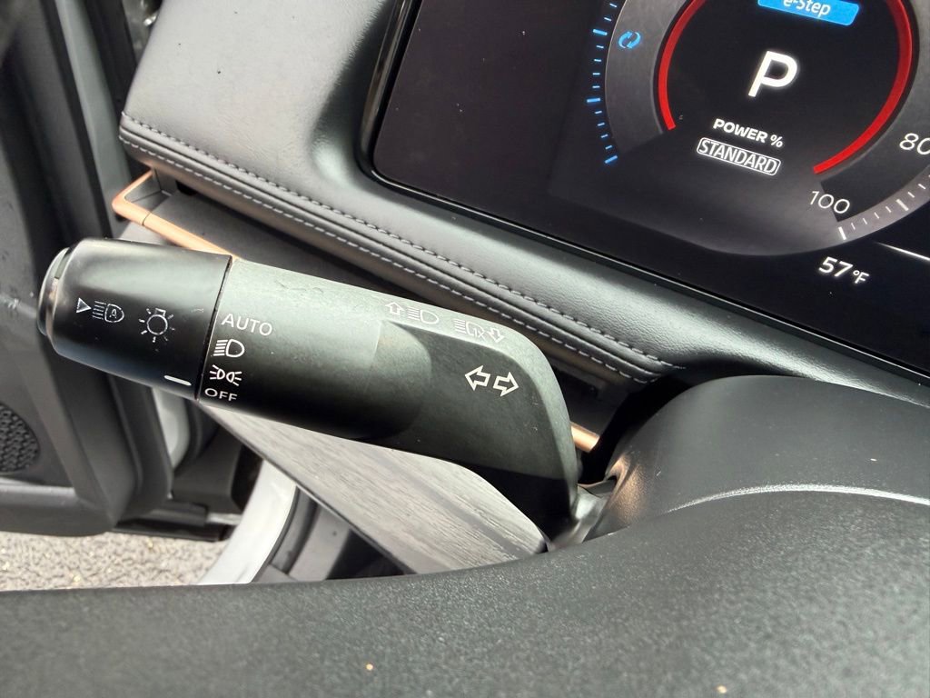 Used 2023 Nissan Ariya FWD image 26