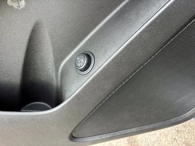 Used 2021 Chevrolet Equinox LT image 17