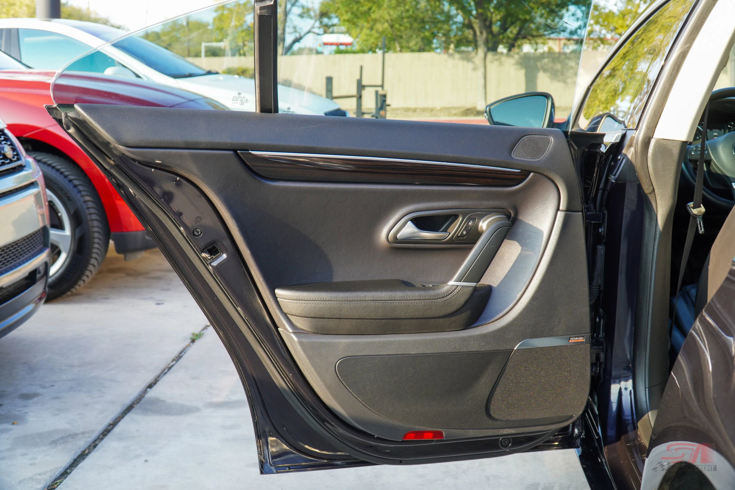 Used 2013 Volkswagen CC Executive image 19