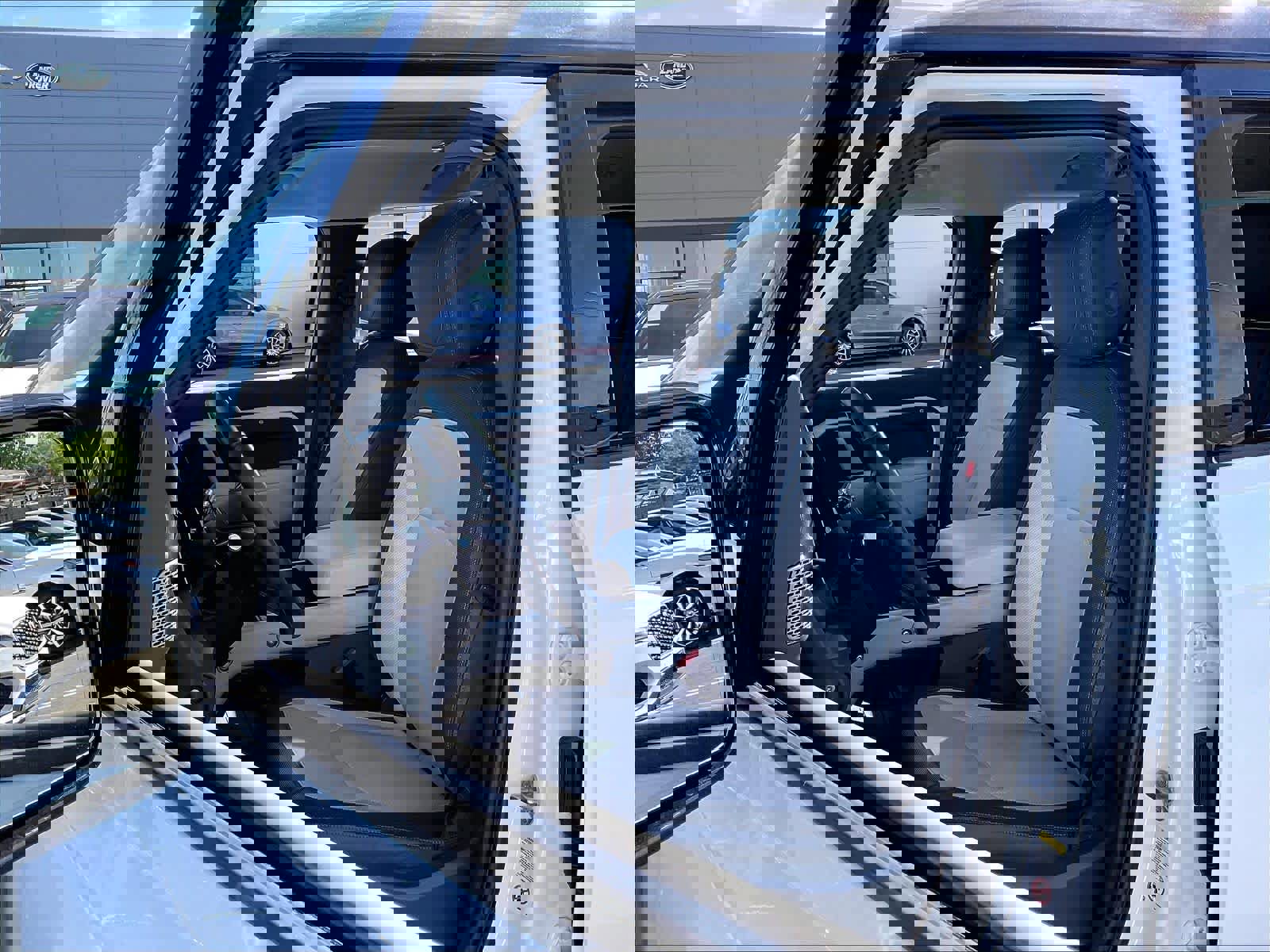 Used 2023 Land Rover Defender 130 X-Dynamic SE image 27