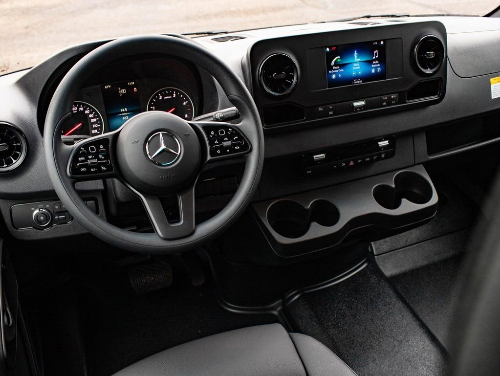 Used 2023 Mercedes-Benz Sprinter 2500 image 4
