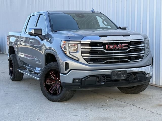 Used 2023 GMC Sierra 1500 SLT image 2