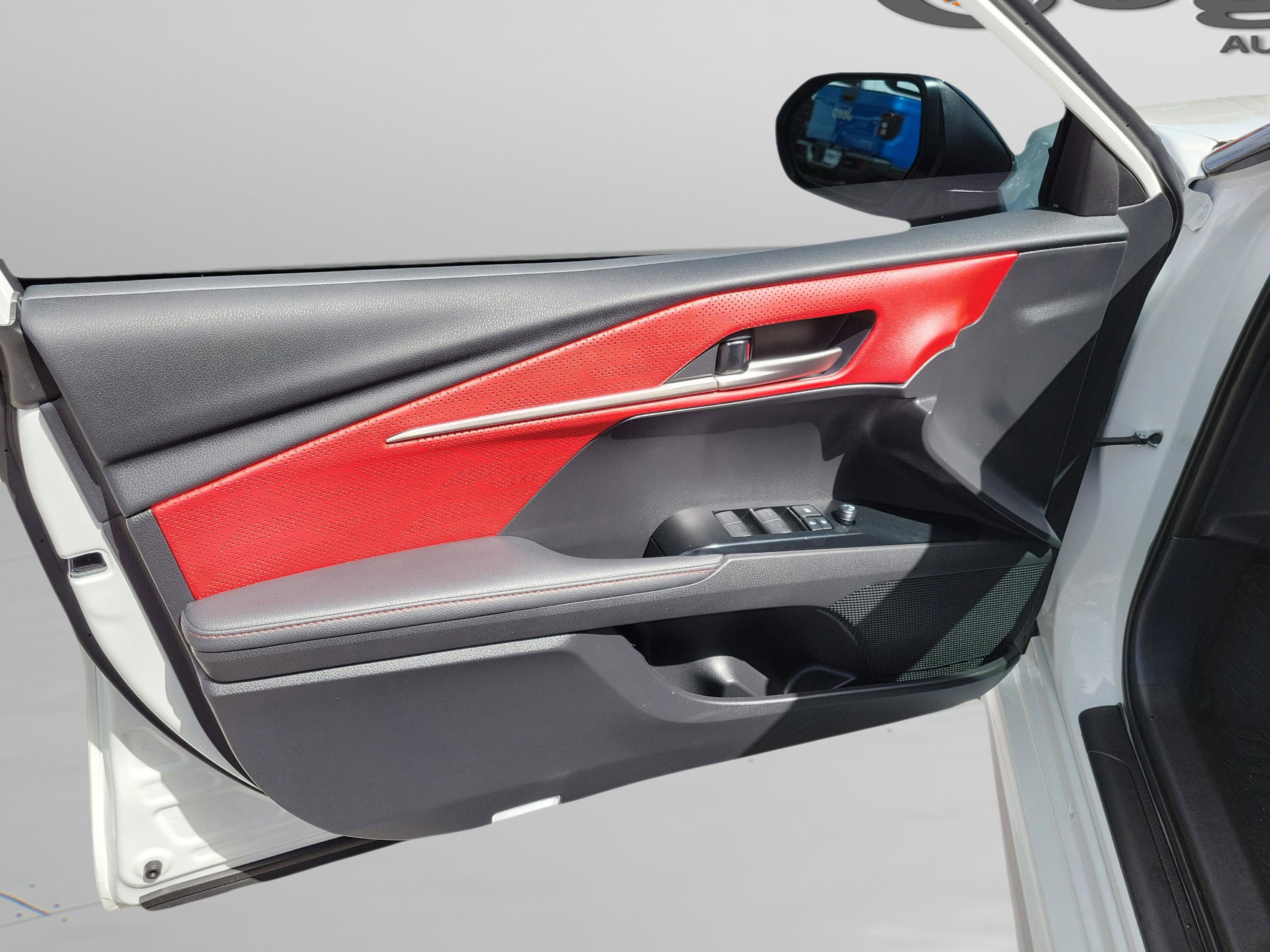 Used 2025 Toyota Camry XSE w/ Premium Plus Package image 6