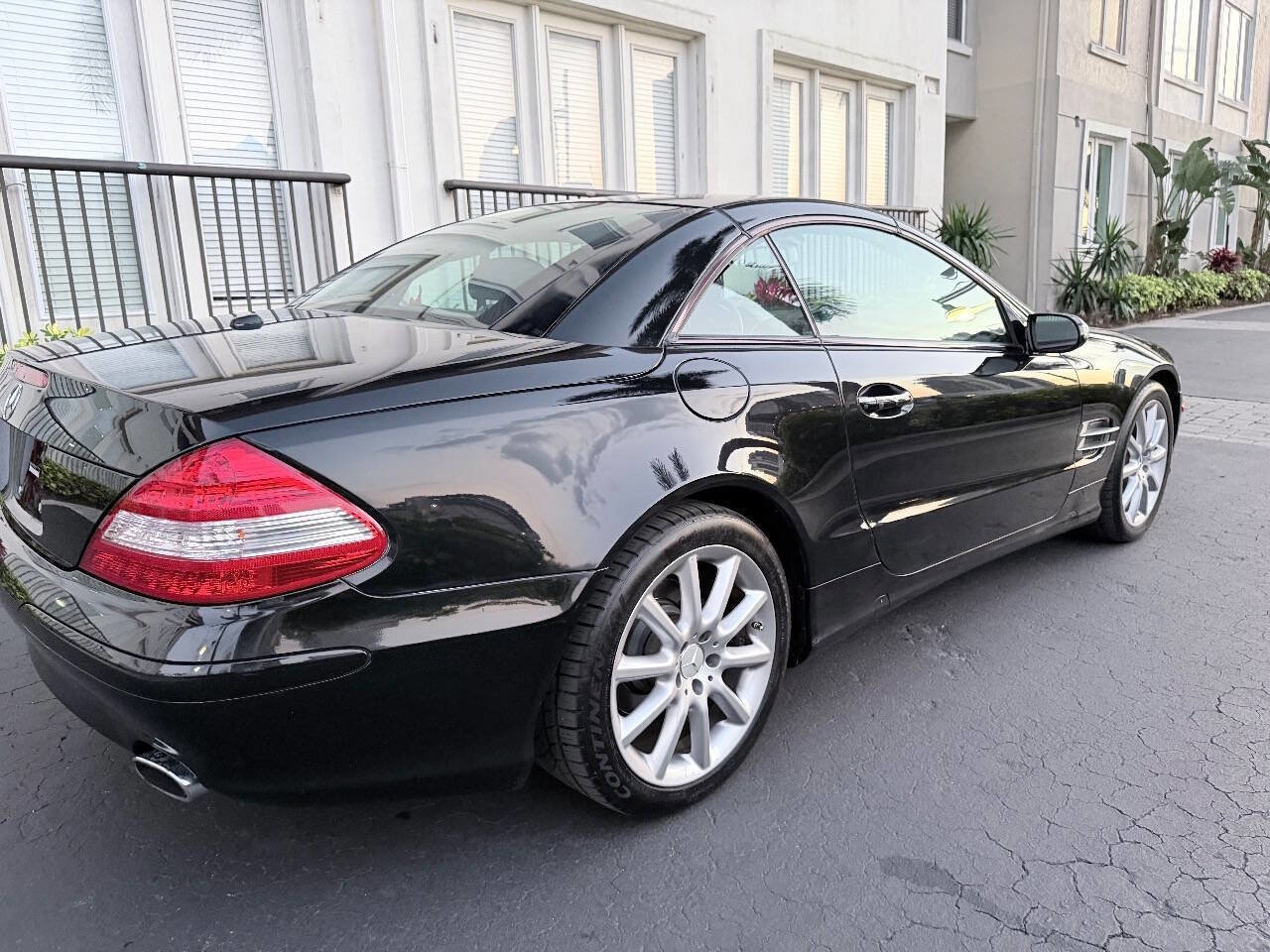 Used 2007 Mercedes-Benz SL 550 w/ Premium Pkg I image 22