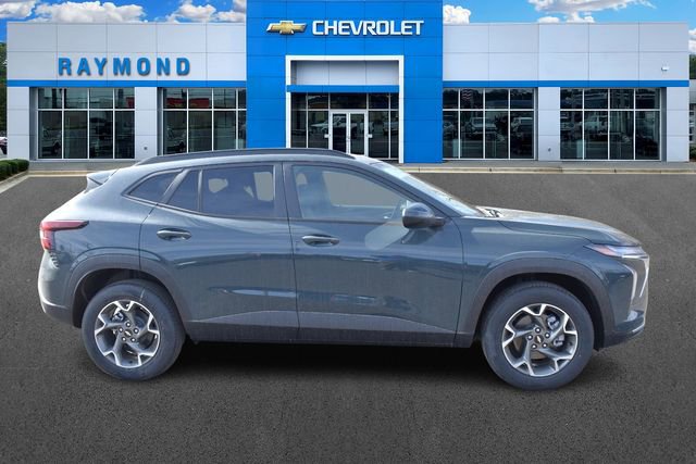 New 2026 Chevrolet Trax LT w/ LPO, Blackout Package video 2