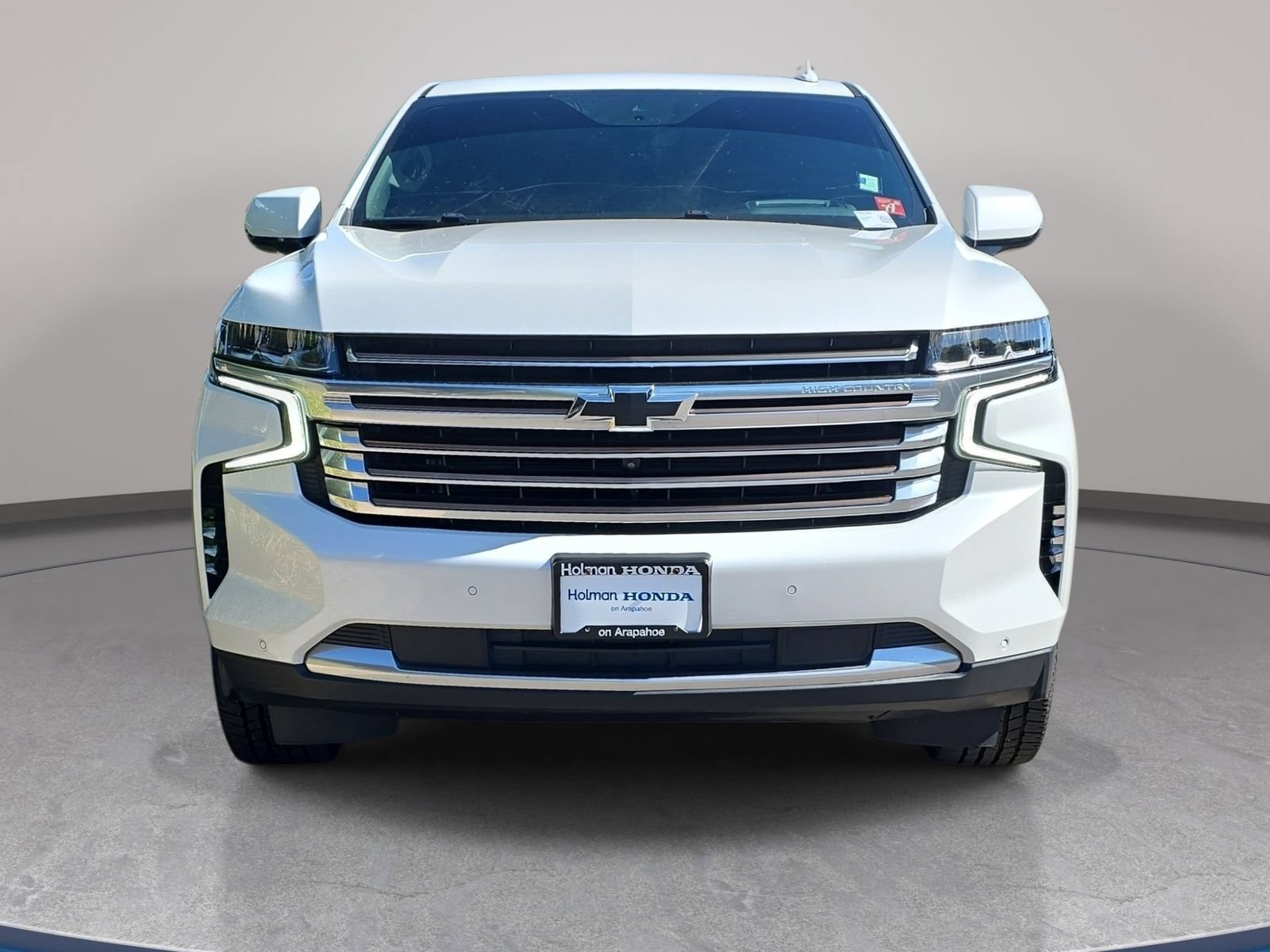 Used 2023 Chevrolet Suburban High Country AWD/4WD image 3
