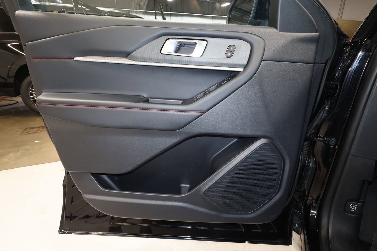 Used 2025 Ford Explorer ST-Line image 22