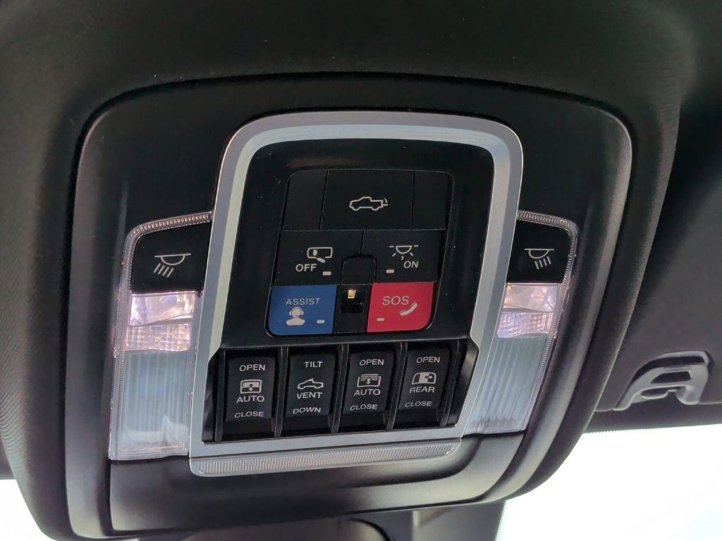 Used 2024 RAM 1500 Laramie AWD/4WD image 24