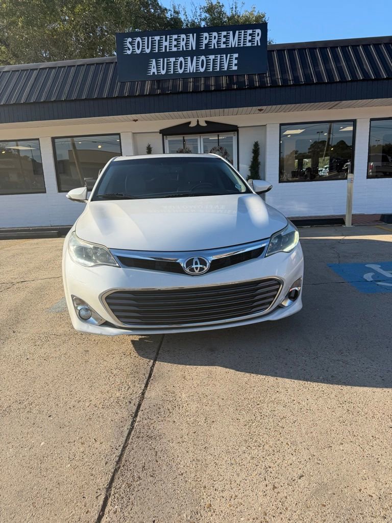 Used 2015 Toyota Avalon Limited image 2