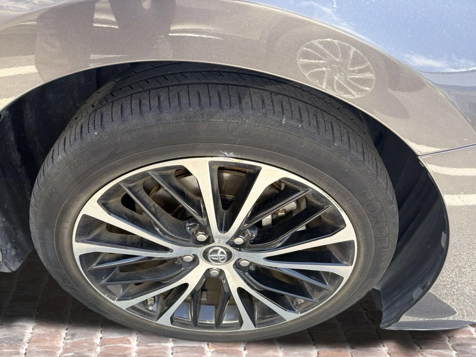 Used 2018 Toyota Camry SE w/ Moonroof Package FWD image 14