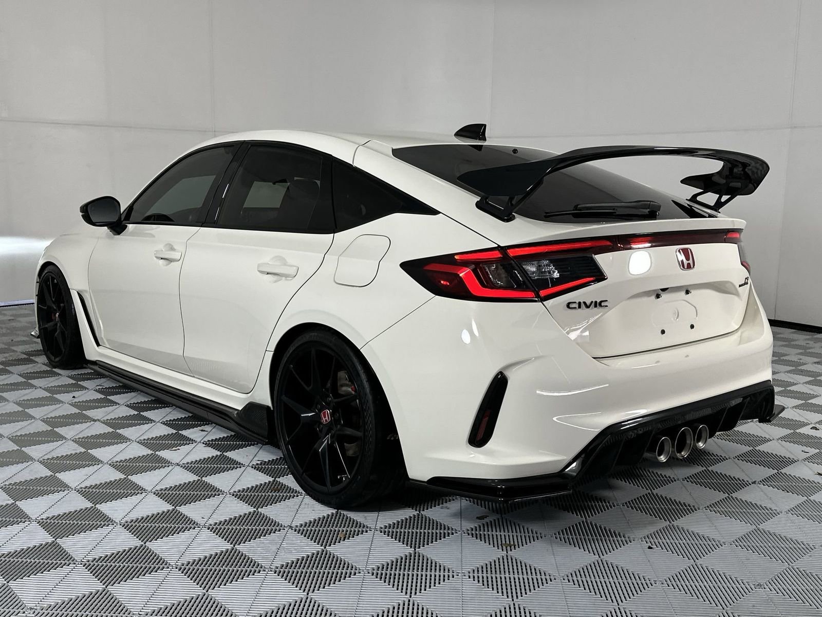 Used 2023 Honda Civic Type R image 6