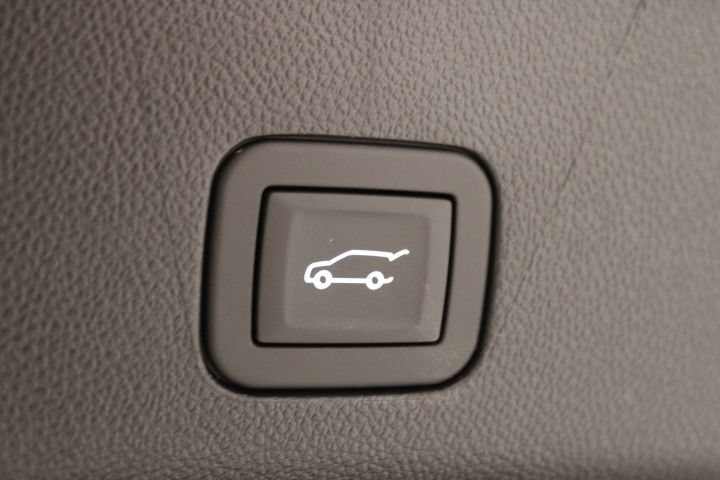New 2026 GMC Yukon XL AT4 w/ AT4 Premium Plus Package AWD/4WD image 16