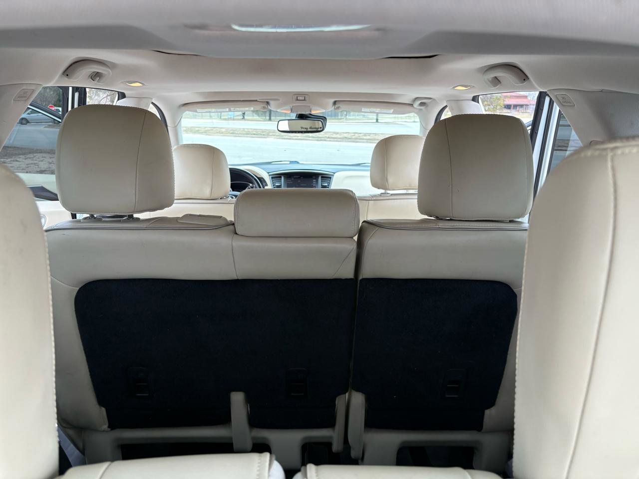 Used 2017 INFINITI QX60 FWD w/ Deluxe Technology Package image 34