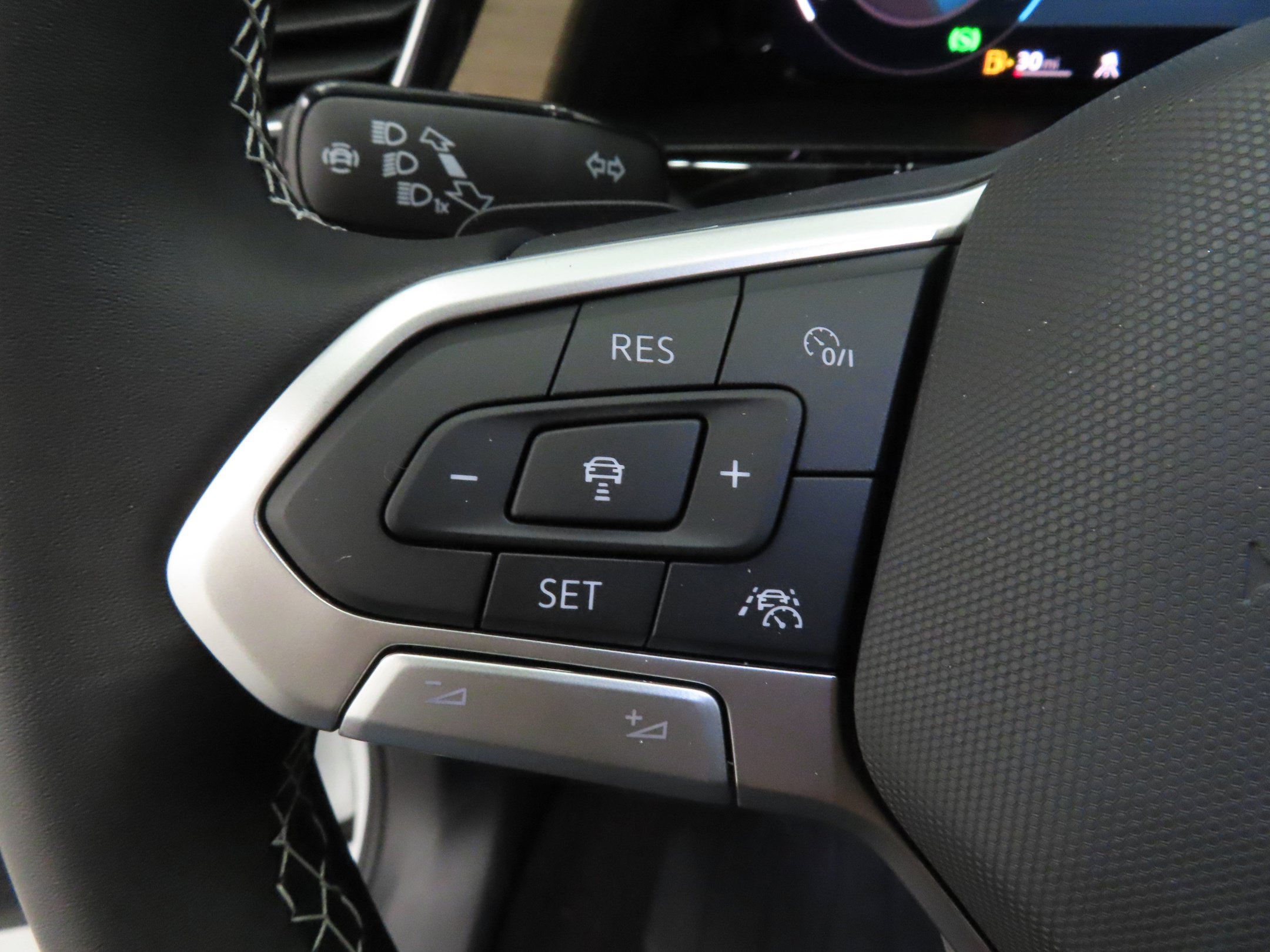 Certified 2026 Volkswagen Atlas SE FWD image 13