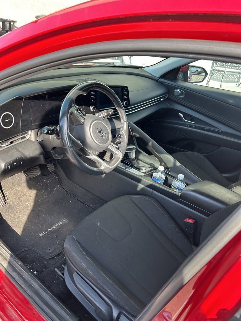 Used 2021 Hyundai Elantra SEL w/ Convenience Package image 5