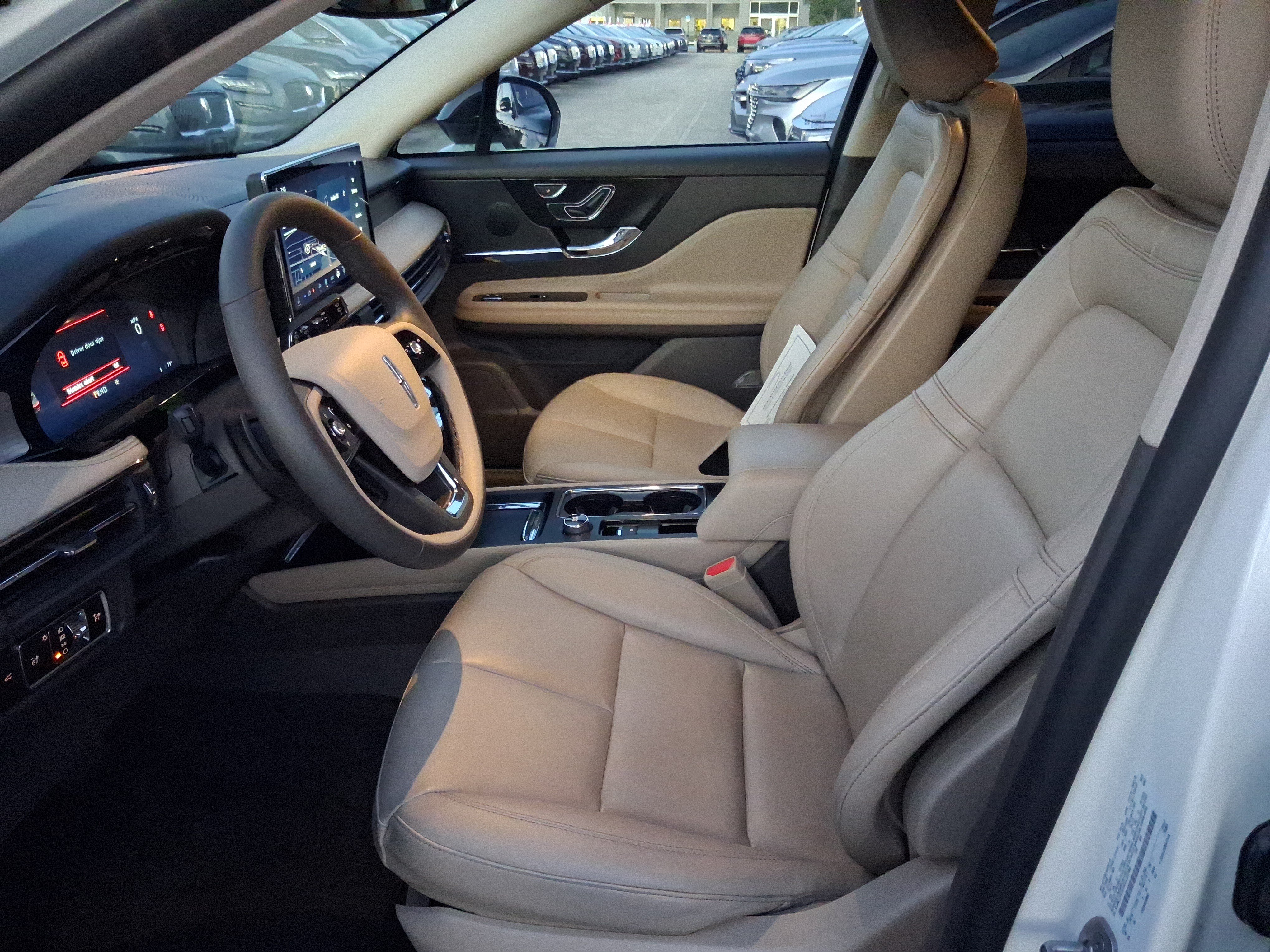 Certified 2024 Lincoln Corsair FWD image 12