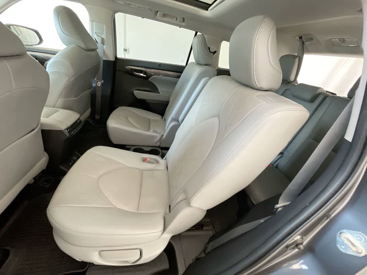 Used 2021 Toyota Highlander Platinum AWD/4WD image 23