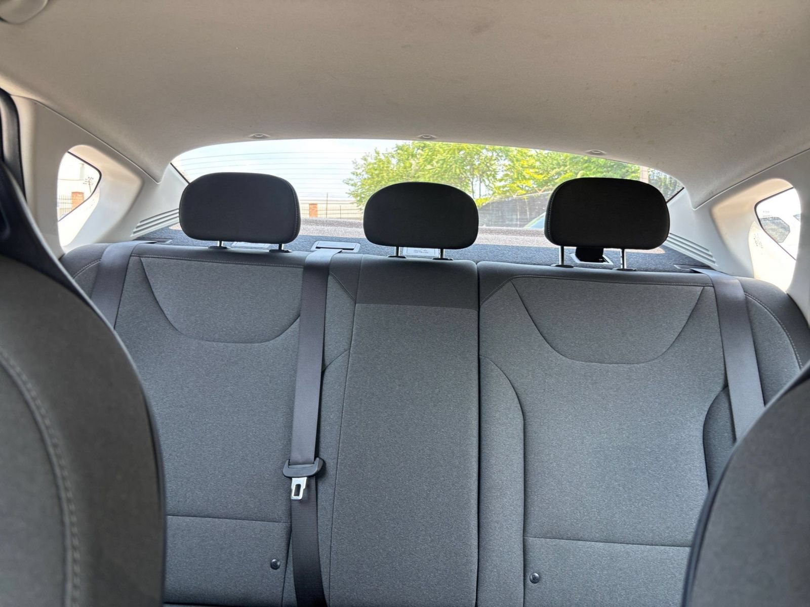 Used 2025 Kia K4 FWD image 33