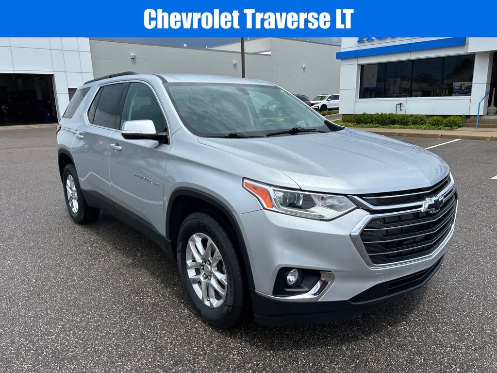 Used 2020 Chevrolet Traverse LT FWD image 2