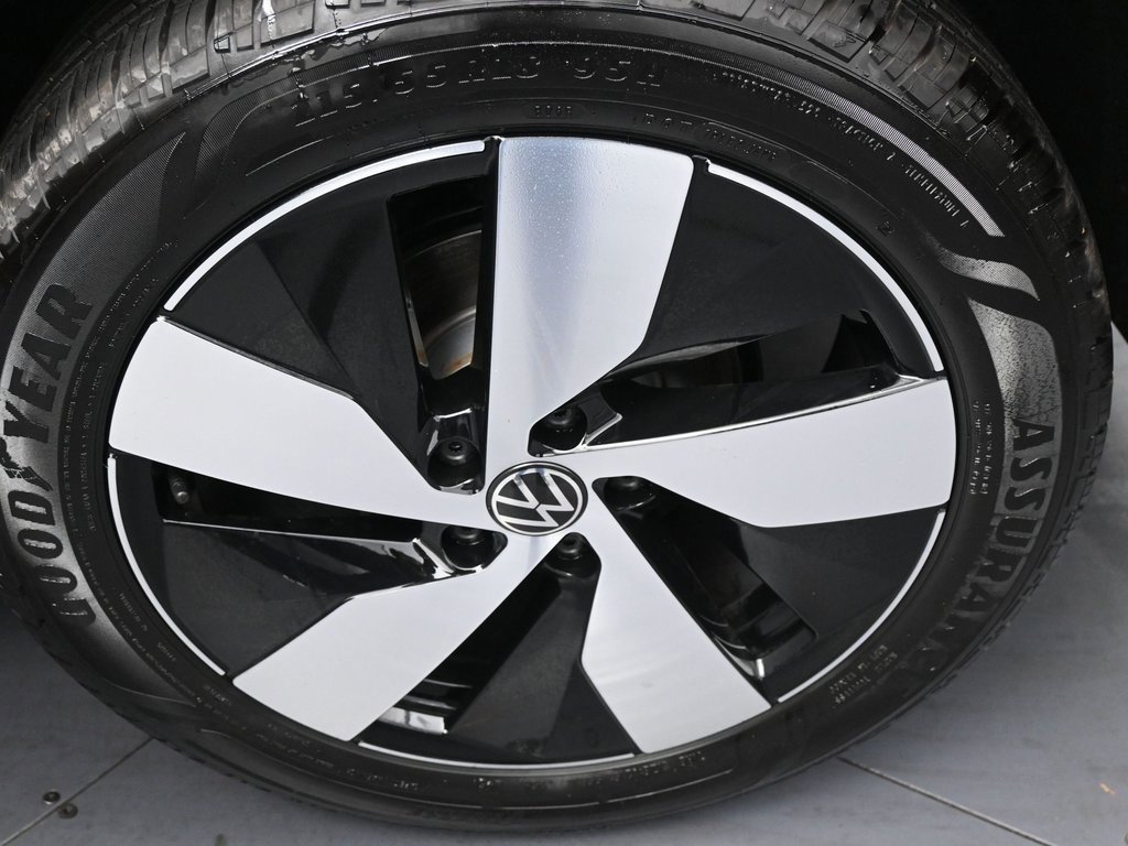 Used 2025 Volkswagen Taos S image 44