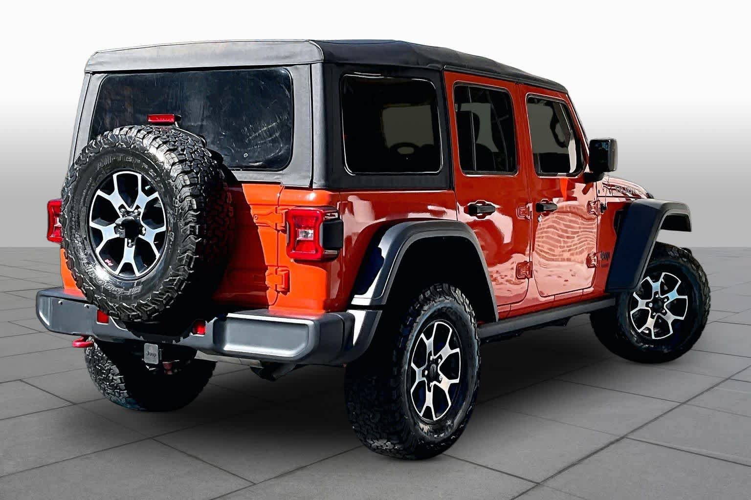 Used 2018 Jeep Wrangler Unlimited Rubicon w/ LED Lighting Group AWD/4WD image 18