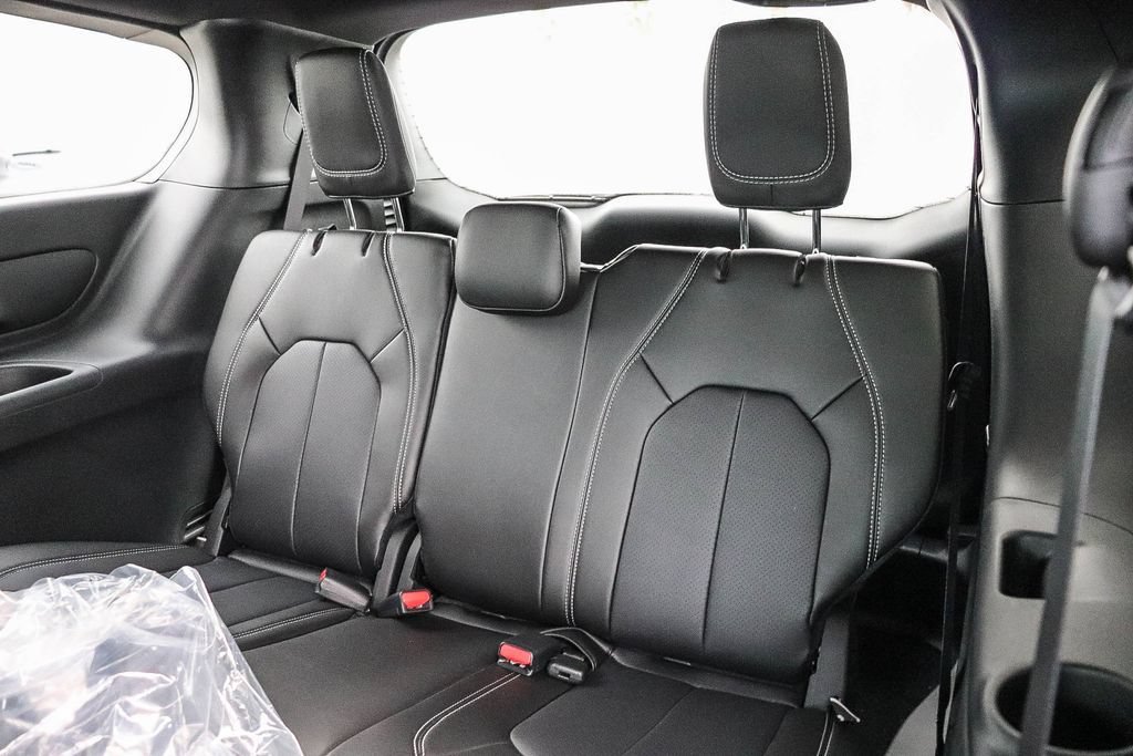 New 2027 Chrysler Pacifica Select FWD image 22