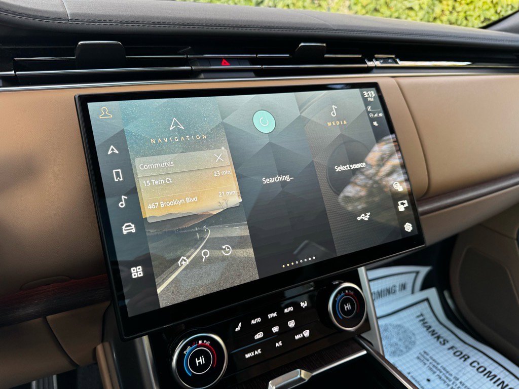 Certified 2023 Land Rover Range Rover SE image 13