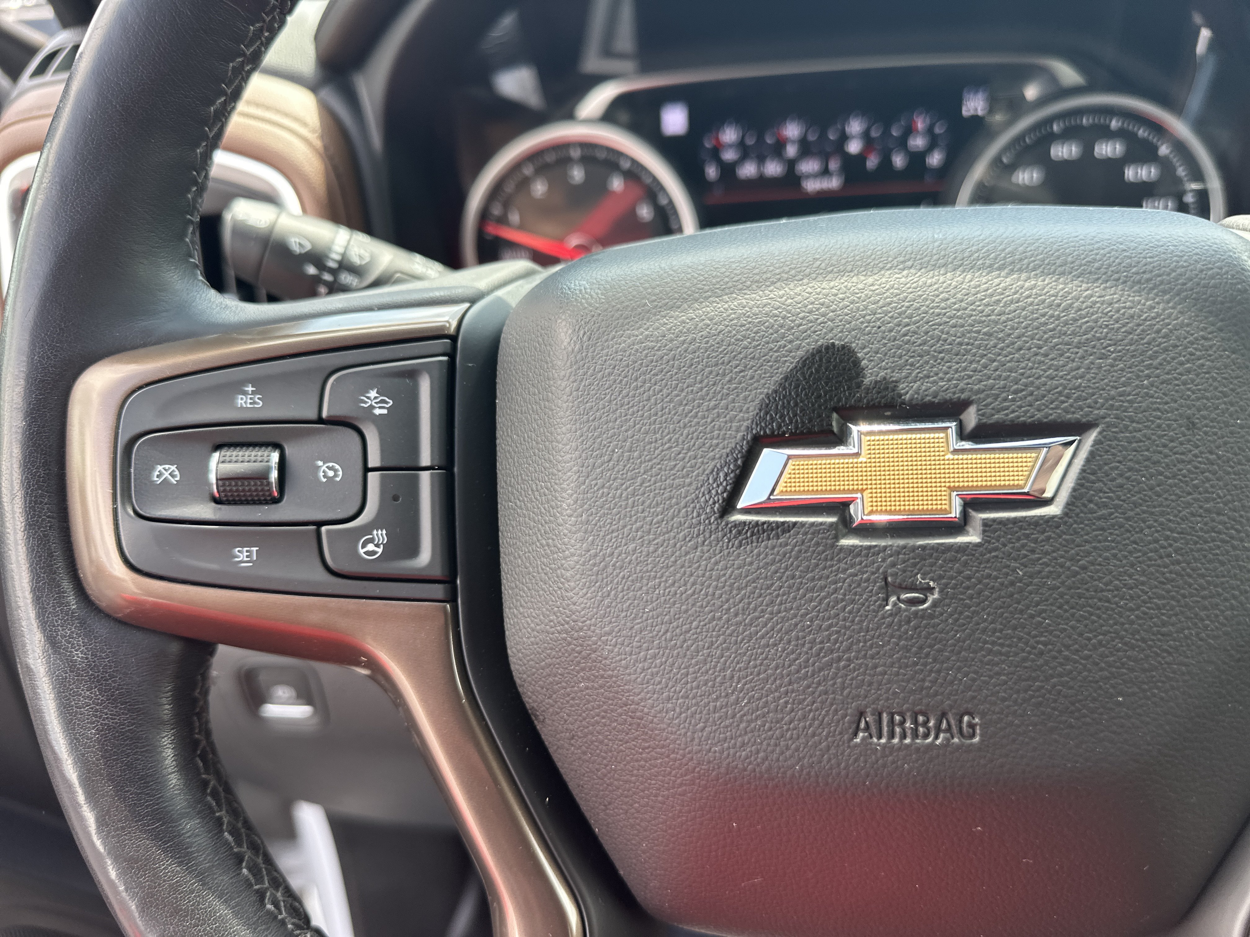 Used 2019 Chevrolet Silverado 1500 High Country w/ Technology Package AWD/4WD image 26