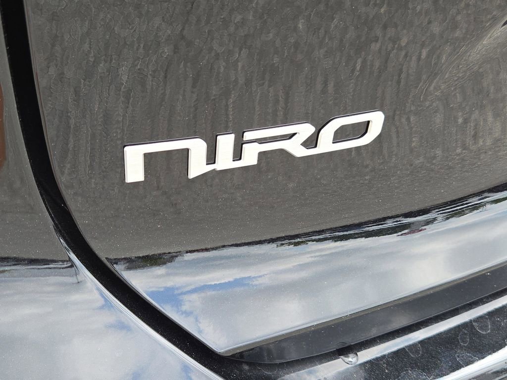 New 2025 Kia Niro EX Touring image 11