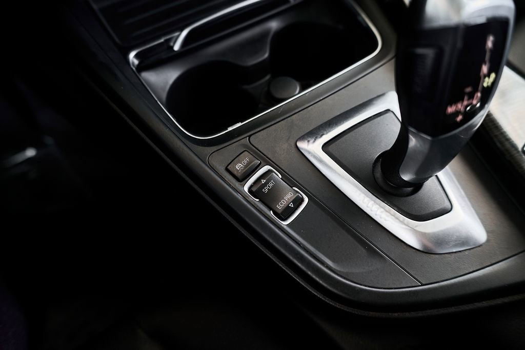 Used 2018 BMW 320i Sedan image 37