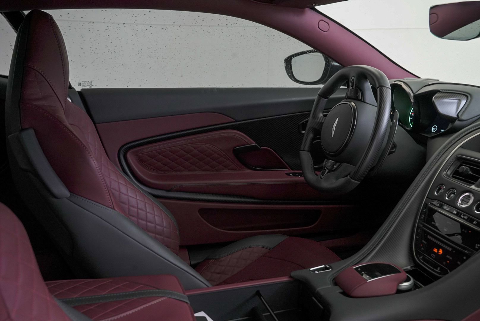 Used 2023 Aston Martin DBS Coupe image 26