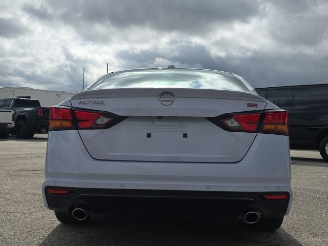 Used 2024 Nissan Altima 2.5 SR w/ SR Premium Package image 4