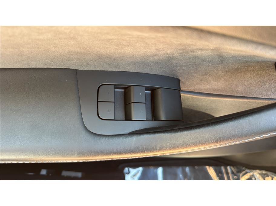 Used 2024 Tesla Model Y Performance AWD/4WD image 33