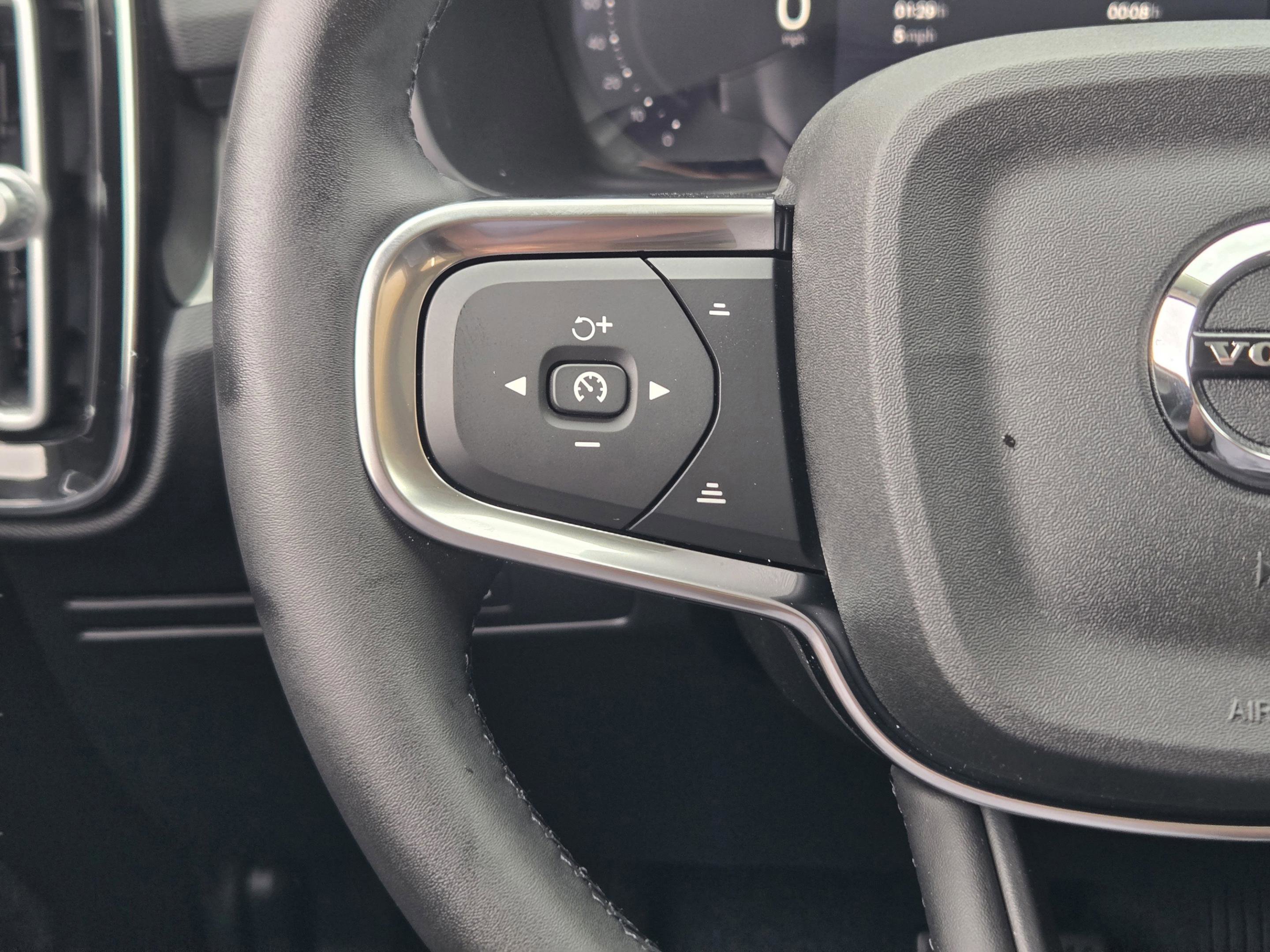 New 2026 Volvo XC40 B4 Plus w/ Protection Package Premier FWD image 23