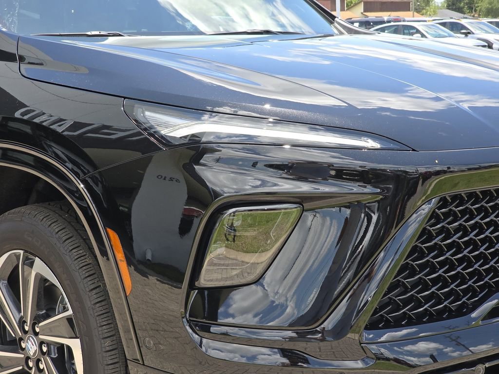 New 2025 Buick Enclave Sport Touring w/ Super Cruise Package image 9