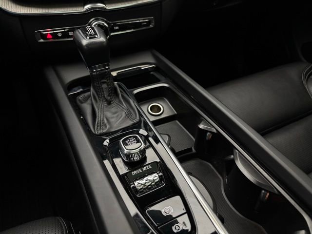 Used 2020 Volvo XC60 T5 Inscription w/ Protection Package Premier image 29