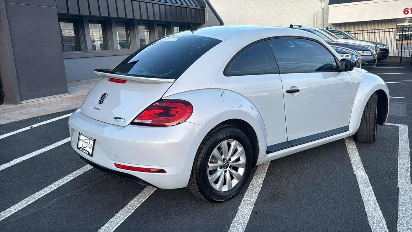 Used 2017 Volkswagen Beetle 1.8T S image 3