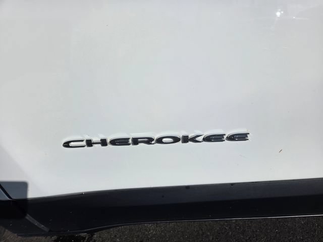 Used 2021 Jeep Cherokee Latitude Lux w/ Sun & Sound Group AWD/4WD image 22