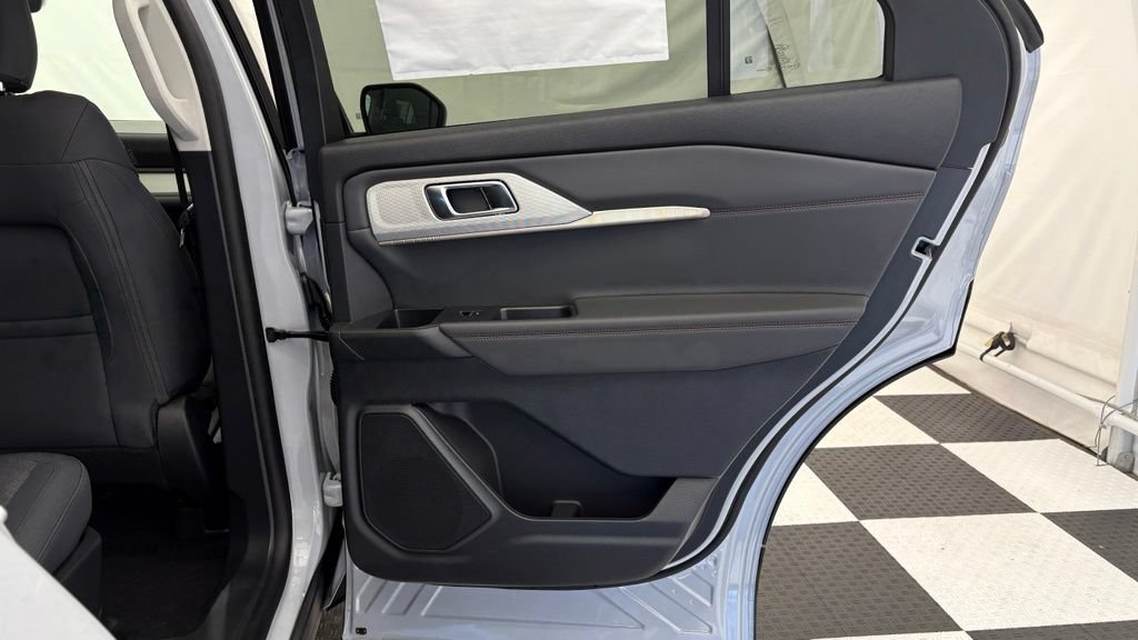 New 2026 Ford Explorer Active AWD/4WD image 37