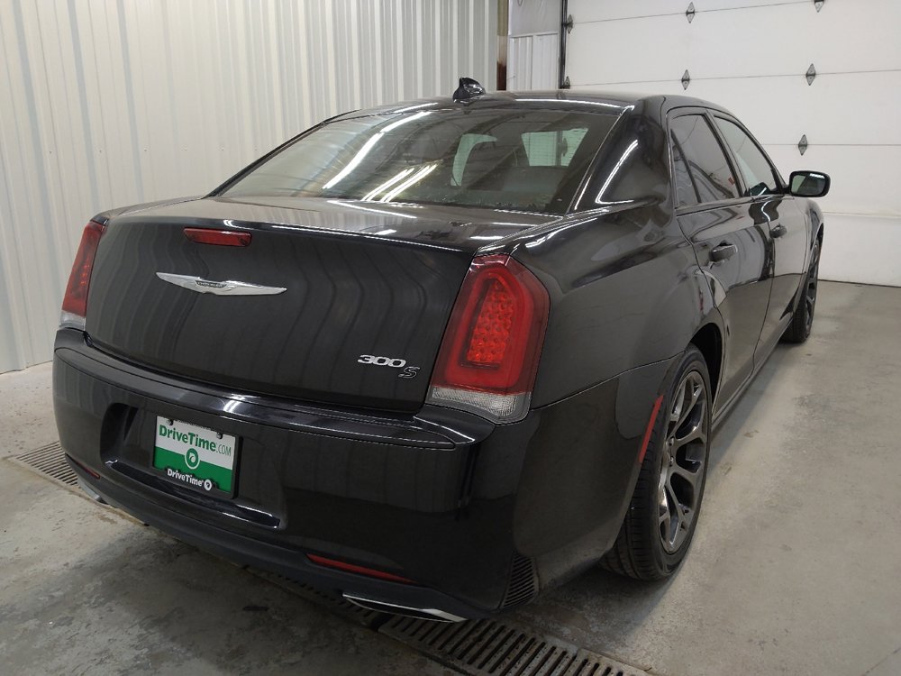 Used 2017 Chrysler 300 S image 9