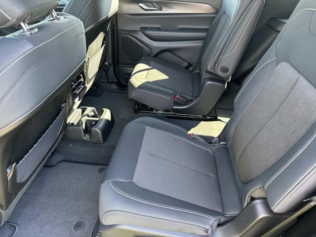 New 2025 Jeep Grand Cherokee L Laredo w/ Luxury Tech Group I image 23