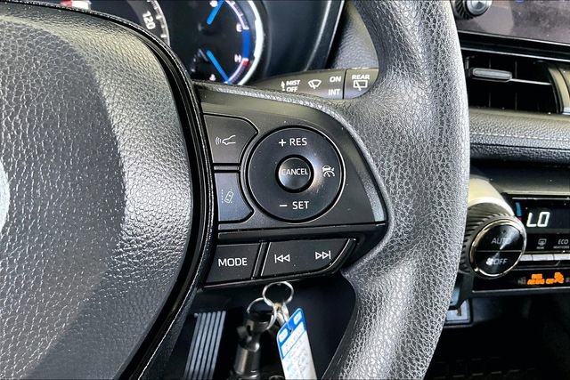 Used 2025 Toyota RAV4 LE AWD/4WD image 11