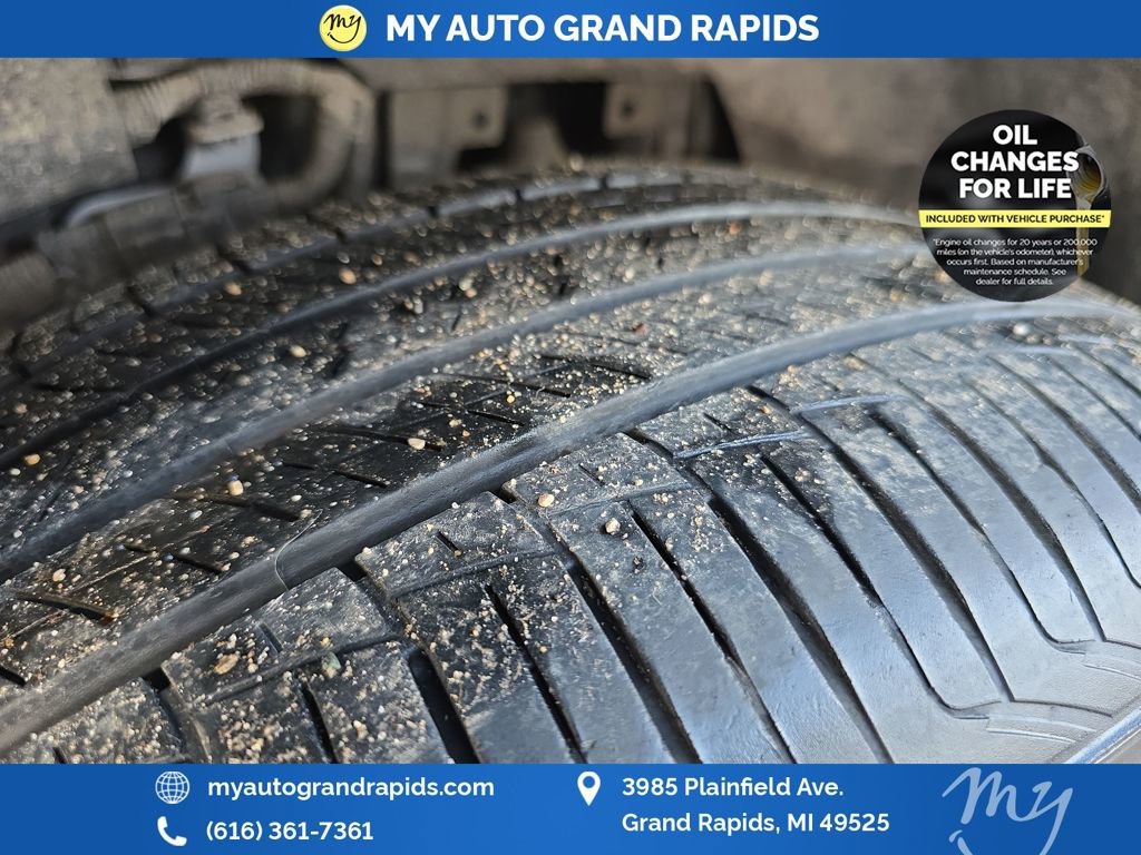 Used 2025 Nissan Rogue SV image 33