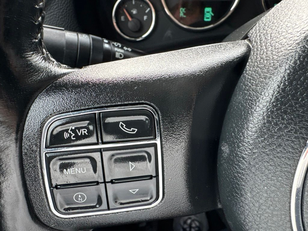 Used 2018 Jeep Wrangler Unlimited Sahara w/ Connectivity Group AWD/4WD image 15