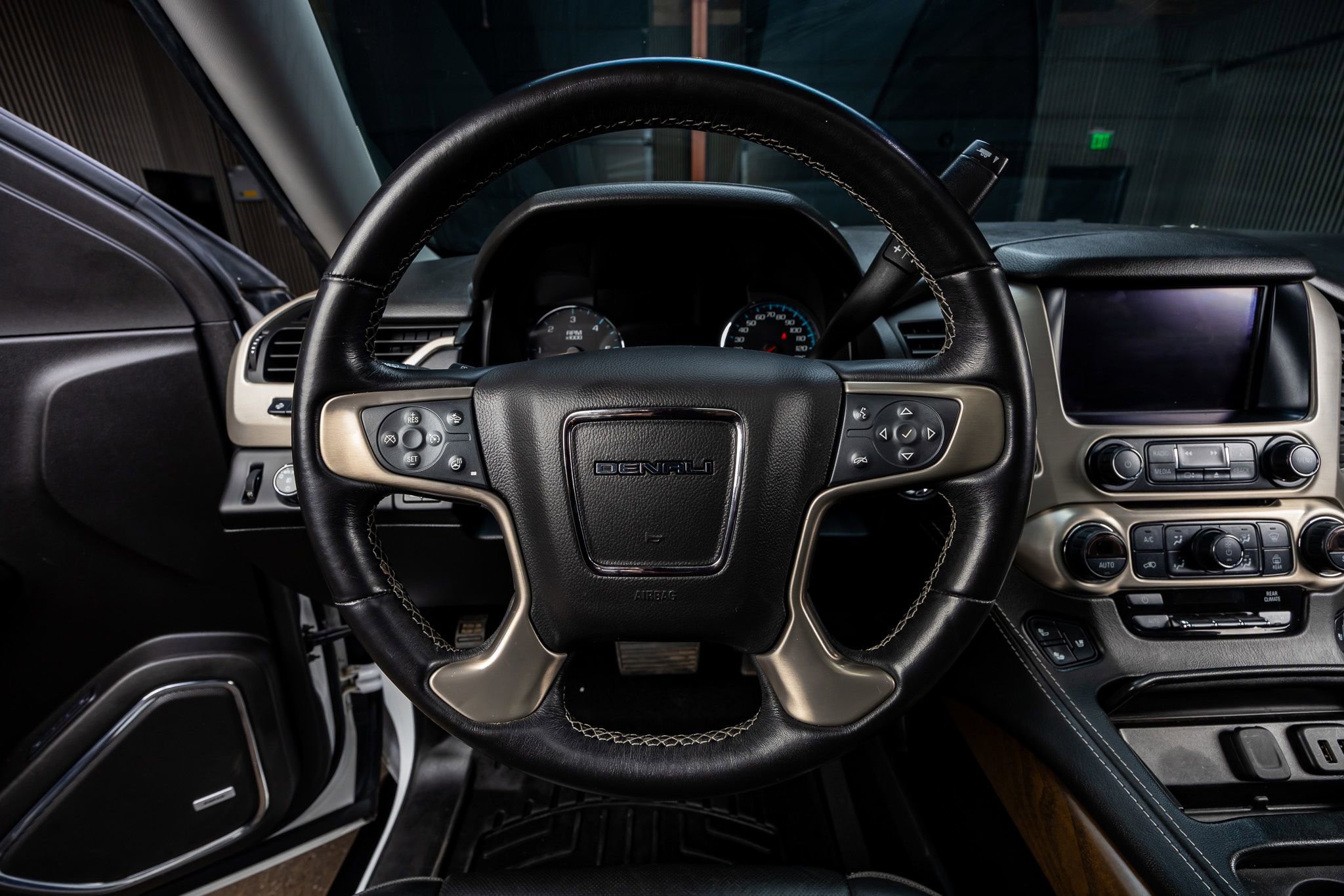 Used 2019 GMC Yukon Denali w/ Denali Ultimate Package image 15