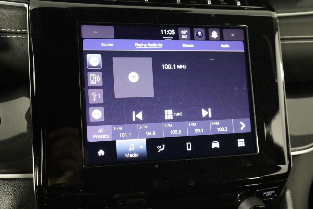 Used 2023 Jeep Grand Cherokee Laredo image 29