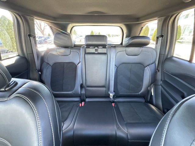 Used 2025 Jeep Grand Cherokee Altitude AWD/4WD image 24