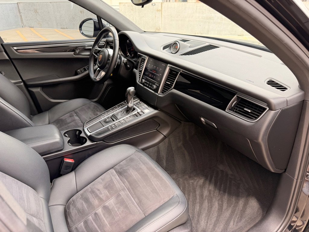 Used 2018 Porsche Macan AWD/4WD image 22