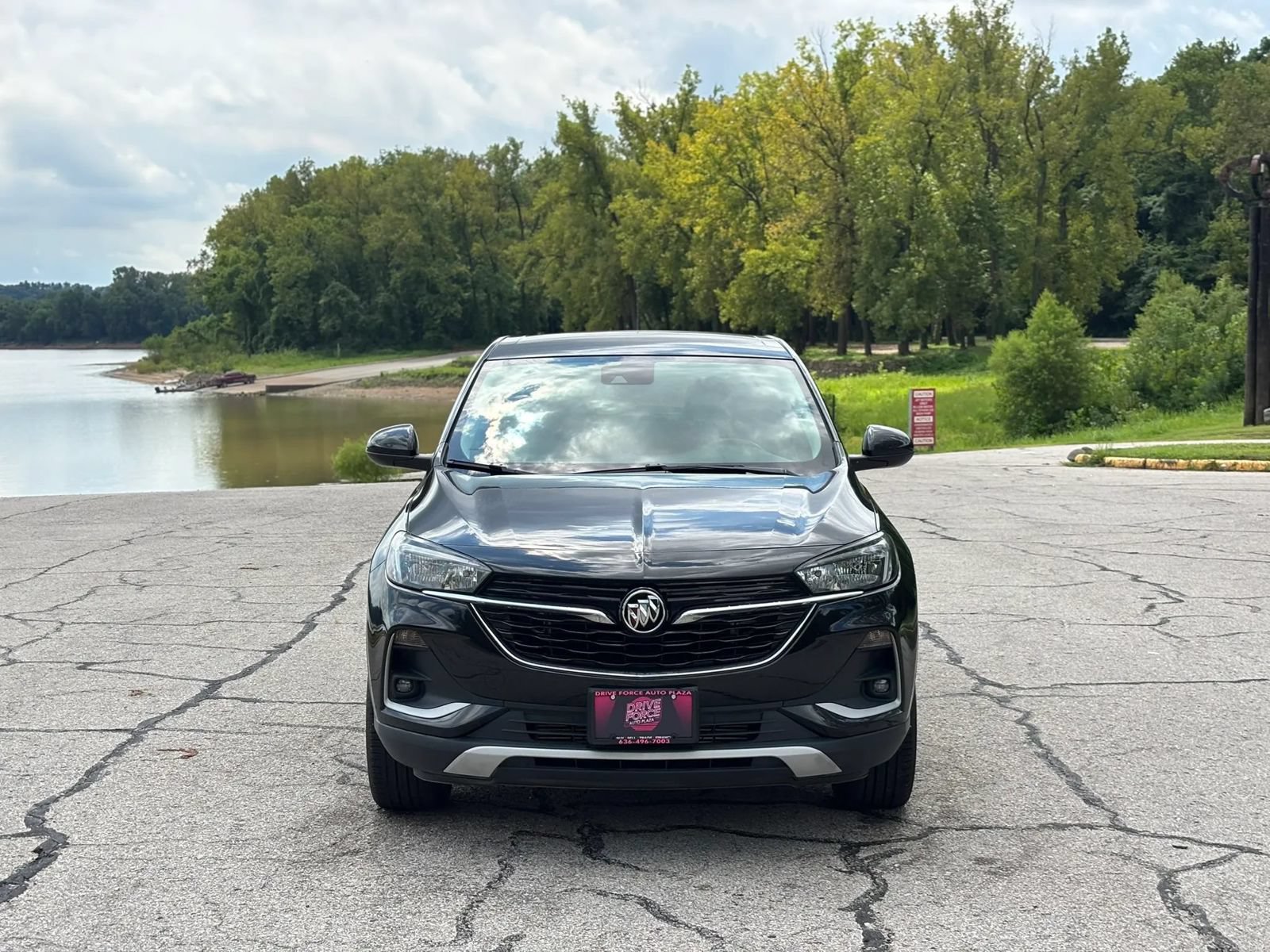Used 2023 Buick Encore GX Preferred w/ Cold Weather Comfort Package FWD image 2